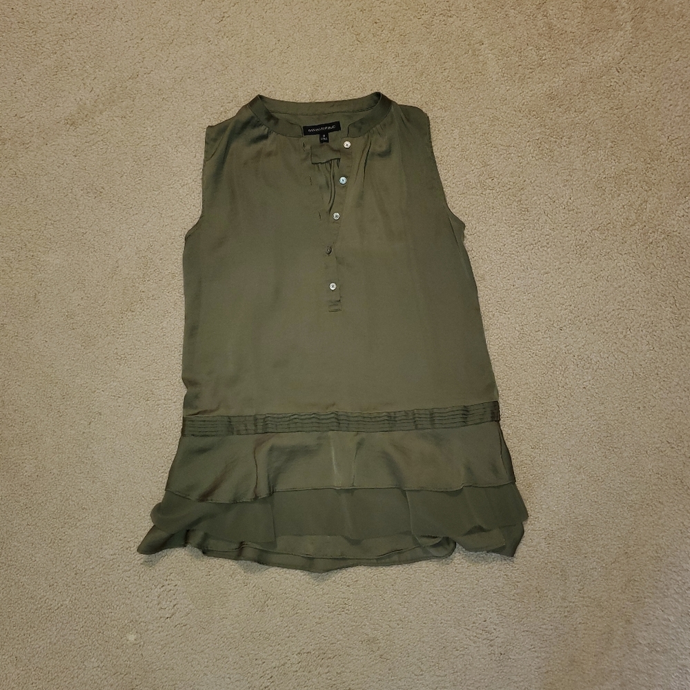 Olive green banana republic top